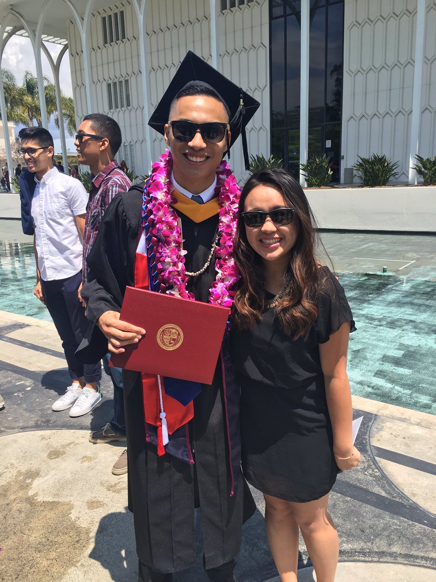 byallysonrae's tweet photo. Congrats! 🎓#LMU2016 https://t.co/TKMp9HtZjF