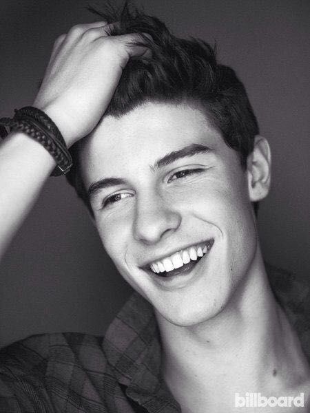 cutesnormani's tweet photo. cada dia que passa eu sinto mais vontade de guardar shawn mendes em um potinho 
BRAZIL LOVES YOU SHAWN https://t.co/80H2V1mNnL