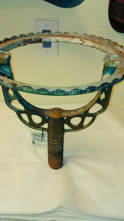 Oldstuffonline1's tweet photo. I have a bunch of #oldstuff #vintagestuff #4sale on @5milesapp #oldstuff109 #antique #sale https://t.co/roZZUi5DT4 https://t.co/Zgvlvezu5T