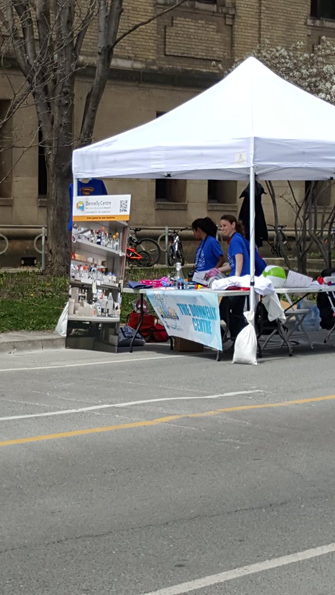 Thepurplelilac's tweet photo. Spotted @DonnellyCentre booth @UofTSR today #uoftsr https://t.co/H2rKYnv1Jo