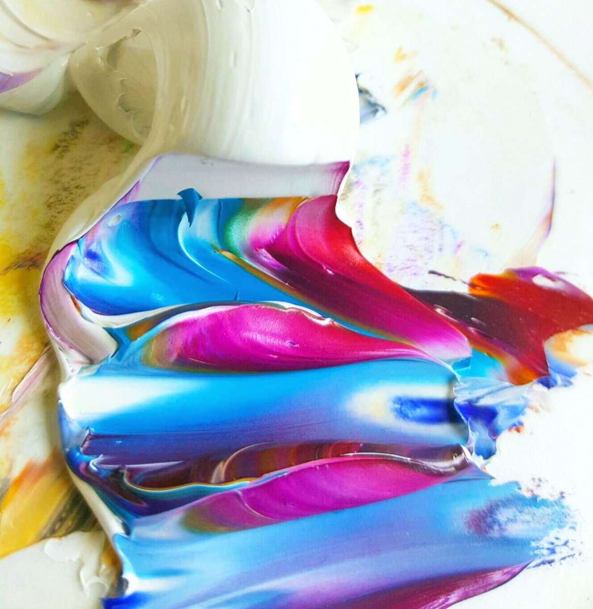 On my palette #mixingpaint #oilpaint