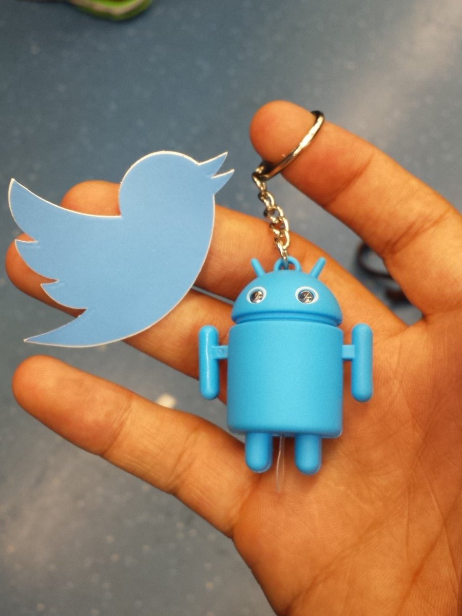 PratesGeek's tweet photo. E quem estava hoje no #AM3anos do #GDGSP ?
A representante do @TwitterBrasil
Haha +adesivos pra gente 😋
#AndroidDev https://t.co/0fiQs4LxCJ