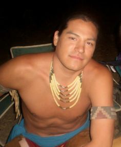 Foxmonger's tweet image. Stay close to your people. Our blood binds our bonds despite the troubles that push us away.