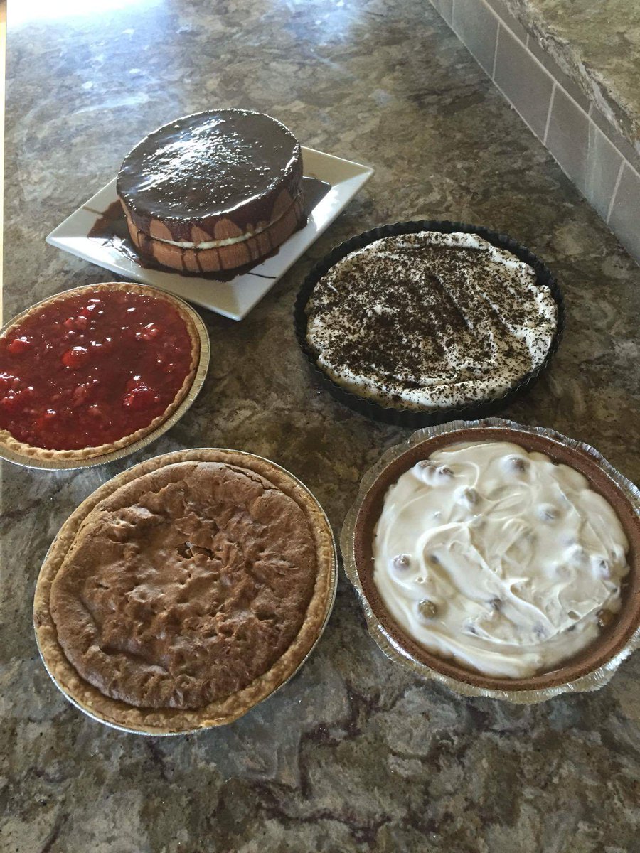 edmontonpierun's tweet photo. Some of our custom homemade pies fresh out of the oven #yeg #funrun #edmontonpierun https://t.co/SoCd4eTnG1