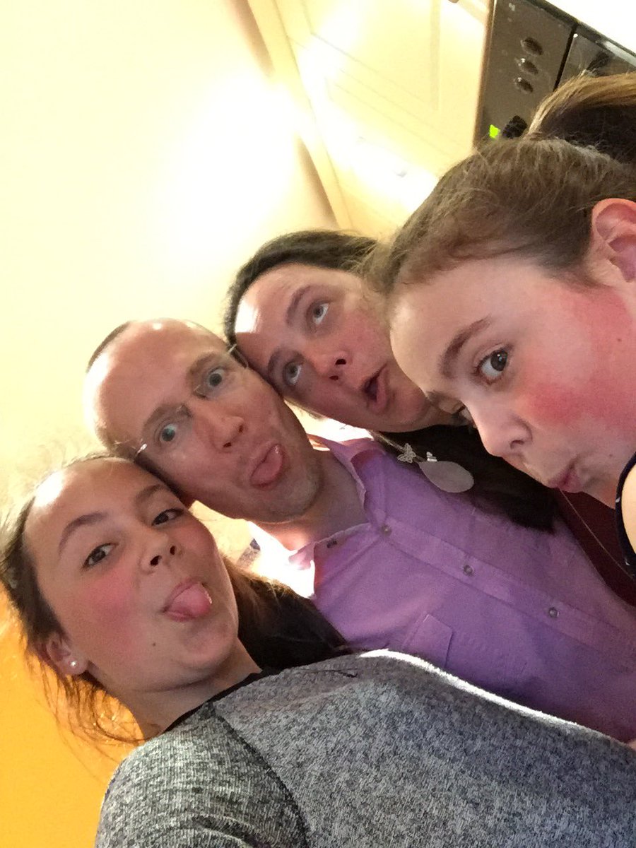 East_Tweets's tweet photo. Lovely to be with the family #DadIs70 @timeast75 @bonzodog77 https://t.co/EiEi0EAHZW