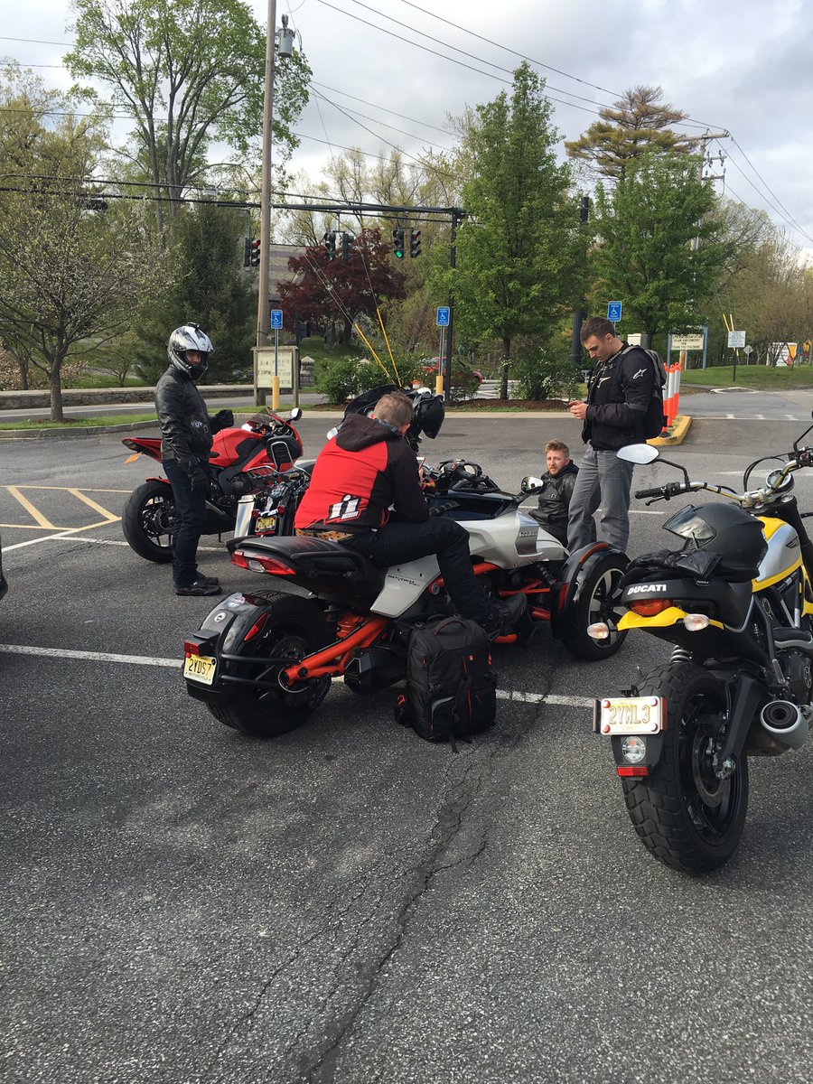 FUSARtech's tweet photo. Something brewing...#fusar #chaseontwowheels #walterrific #motonosity #motorcyclemall #yetinestfilms #nobreakschris https://t.co/31jTT5CSQr