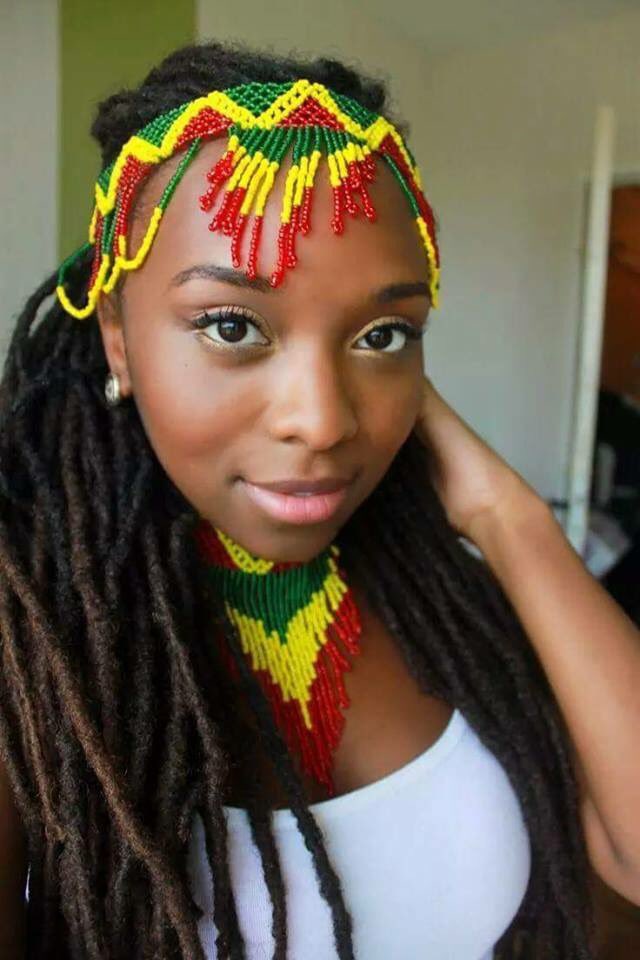 A_Million803's tweet photo. The colors just grabbed our eye. #BlackExcellence #StyleOnPicture #BraidOfTheWeek #FashionWatch #FamouslyHot https://t.co/PEi1gHfcTB