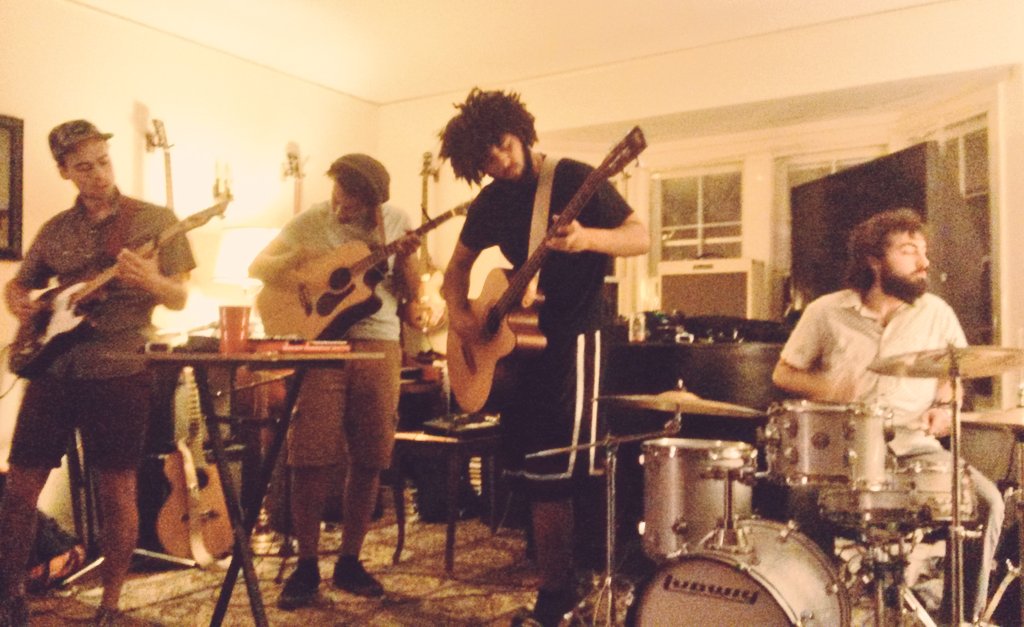 OwlFoxSebastian's tweet photo. No better way to kick off the summer than by playing a rockin' house show with @WhosahOfficial #acoustic #OFSisback https://t.co/GnUgRfSHJL