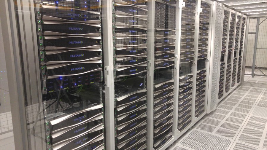 vcdxnz001's tweet photo. A @nutanix based datacenter of a customer with hundreds of nodes looks like this. Guess you can scale. #Webscale https://t.co/g0sciJl7Tf