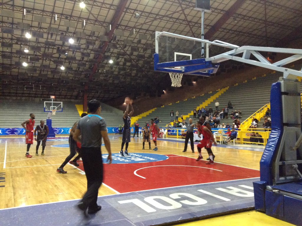 PiratasBogota's tweet photo. #PIRATASWIN En 3 overtimes superamos a Halcones 120-117. Vamos con toda a seguir creciendo equipo! https://t.co/HuEjNViQwV