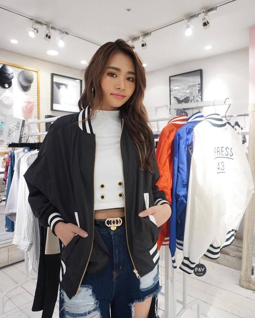 figandviper's tweet photo. ✔️EXPRESS 143 BLOUSON✨¥6,900+tax
この時期の羽織にぴったり‼️梅雨にも大活躍です☔️今なら全色揃っています💕#figandviper #figand… https://t.co/0vTCQjUG4E https://t.co/xmaT8IFKPa