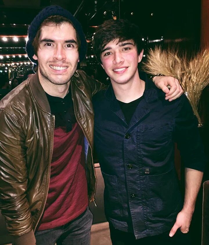 twnoc_'s tweet photo. Estos son youtubers y no cagada. https://t.co/YtvdEZ3MdI
