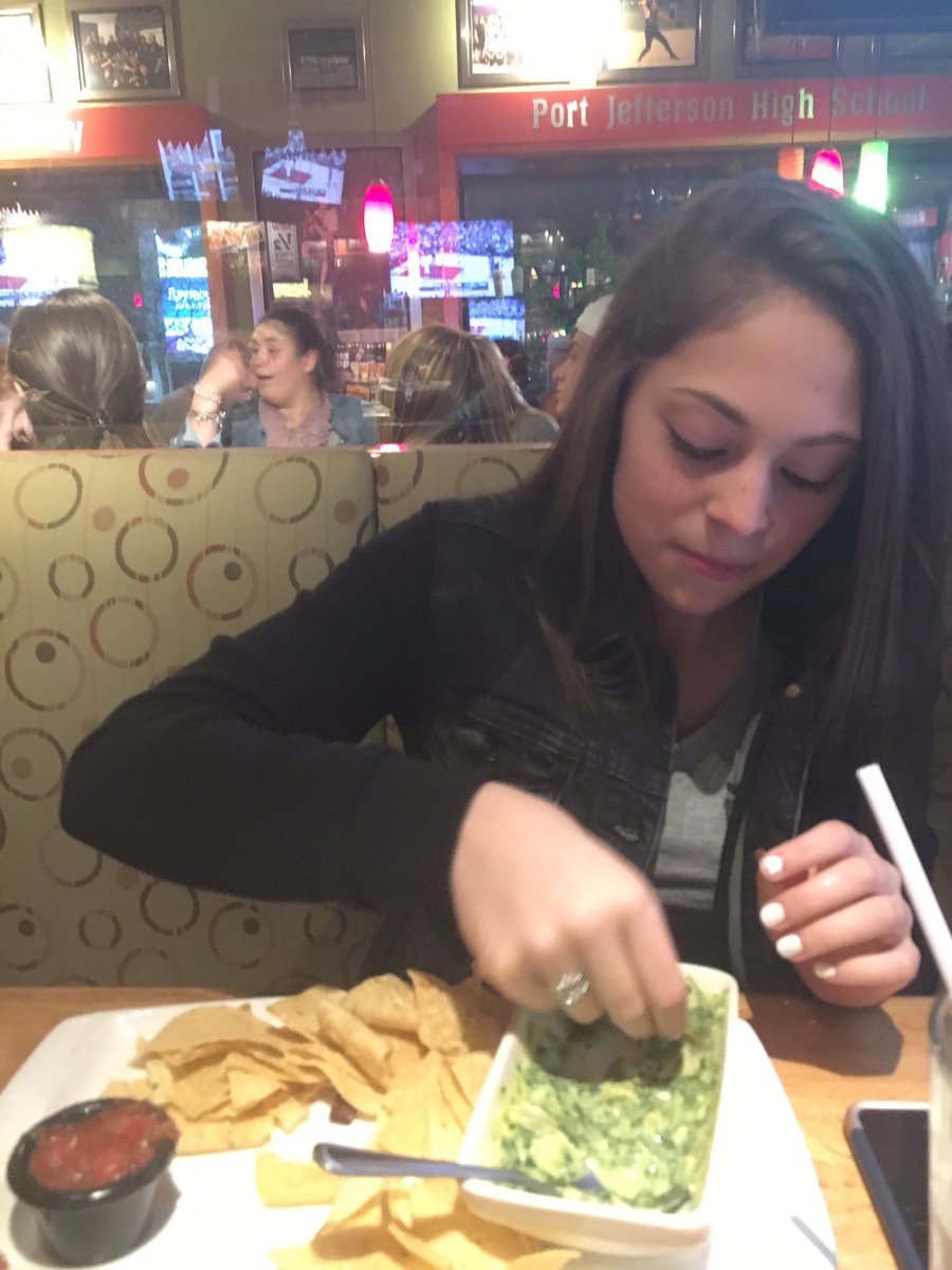 toriiwilsonn_'s tweet photo. She thought the food was pretty, I thought she was prettier๐๐ @celestemariexs #clichecaption https://t.co/axFIk6Vxkv