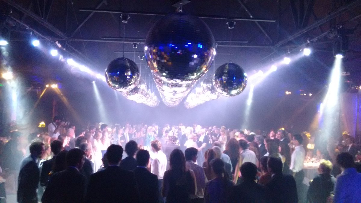 diegocmoran's tweet photo. Y salió el vals en @GardenSanIsidro @RodYanez @iDiegoToledo https://t.co/pq6te30Ktb