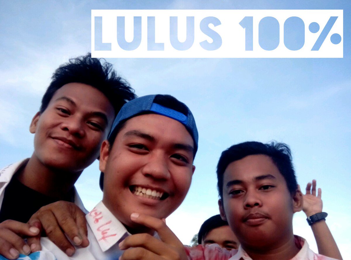 Harianto9373's tweet photo. SMK N 3 TANJUNGPINANG #lulus2016 #lulus100% https://t.co/oidnZDtxgk