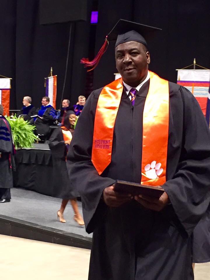 frankeppes's tweet photo. Rarely do I brag on my Orange brethren, but #TreeRollins, a player I admired, graduated today- That is awesome! https://t.co/wnkVCT0h5F