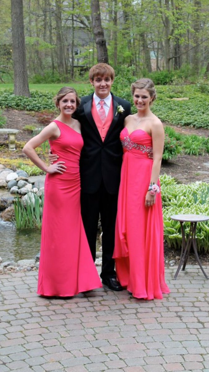 georgiaegner's tweet image. 4 years ago I was a 3rd wheel to junior prom, today my sister was the same 👯 #prom2012 #prom2016