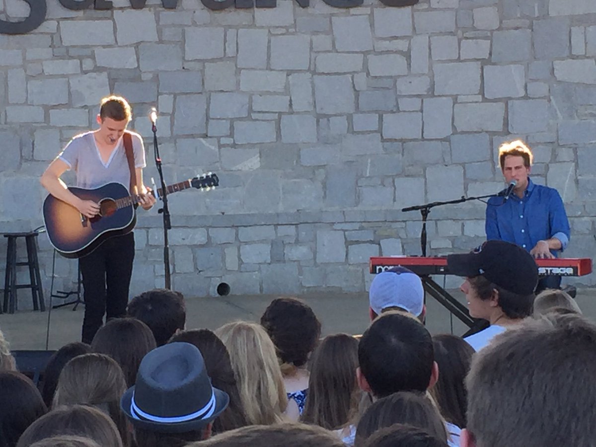christianp14's tweet photo. @benrector killed it! Can't wait to see @FowlerWhit walking down the isle to #foreverlikethat #Star941Woofstock https://t.co/mtMAfY20TM