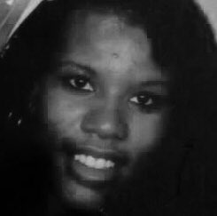 HisLove808's tweet photo. 19 years old!
If I only knew then what I know now!!
#Gelena https://t.co/ZfJnU4cN3U