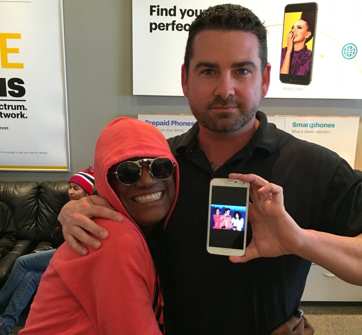 FrankMcCall1's tweet photo. Bonnie from The Pointer Sisters loves HAT @TyMehra @DEVINPOLK3 @Pkushn @wl_byoung @sprinteveryday @kkwestisbest https://t.co/Mm2gc84ui9