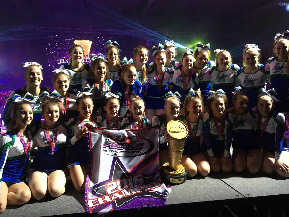 theusfinals's tweet photo. Your 2016 U.S. Finals champions in the Level 4 - Performance Sr. Rec division: Landcaster Athletic Cheer #USFprov16 https://t.co/yII4CIn6te