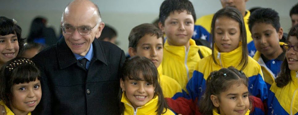 OficialGuaco's tweet photo. Ψ Felicitaciones al Maestro José Antonio Abreu –creador y fundador de #ElSistema– en su cumpleaños ←¡Pura felicidad! https://t.co/6PVSG0GfPs
