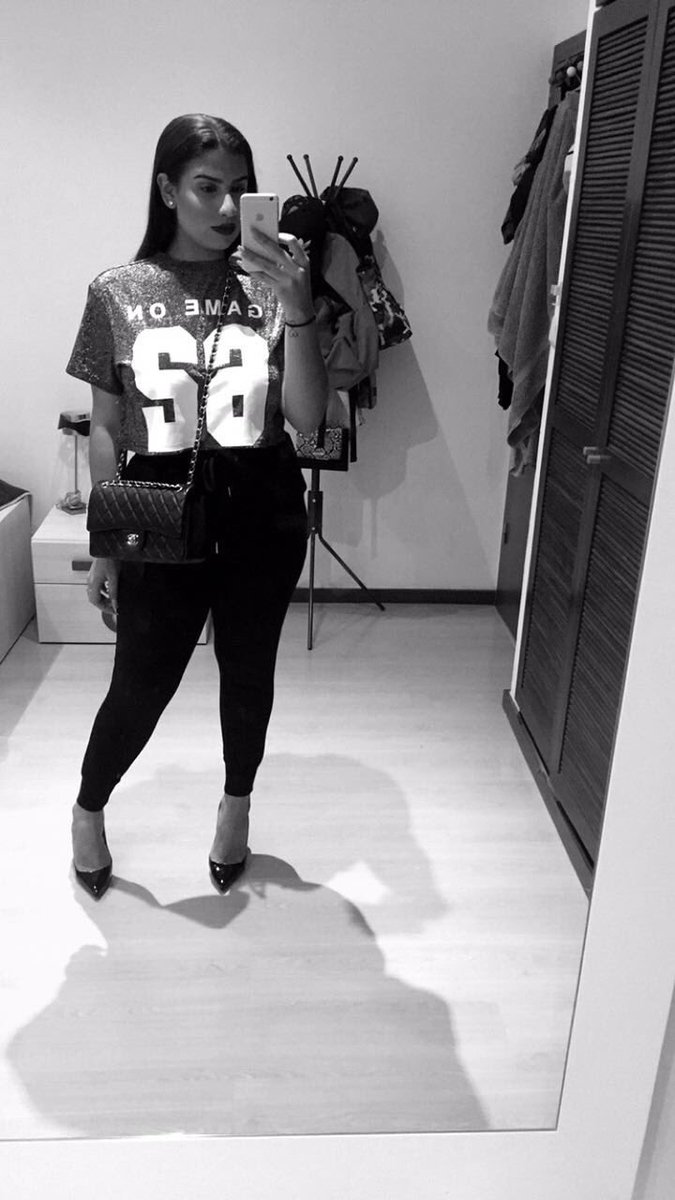 JasmimBlanco's tweet photo. 🌚 #snapsave https://t.co/9RYXS9i1np