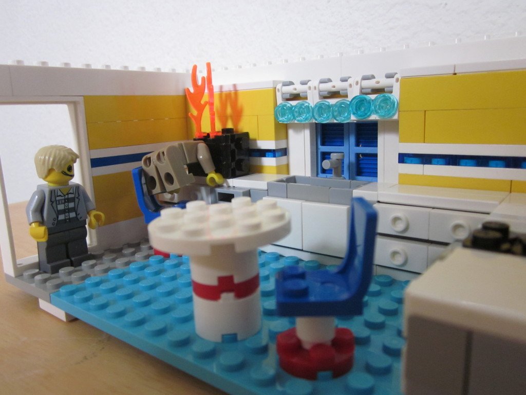EnnetHouse's tweet photo. Bonding with @RyanMBlanck over the campfire. With marshmallows and LEGO: https://t.co/fzrtLX6kB9 #InfWin https://t.co/COqZmQyJmp