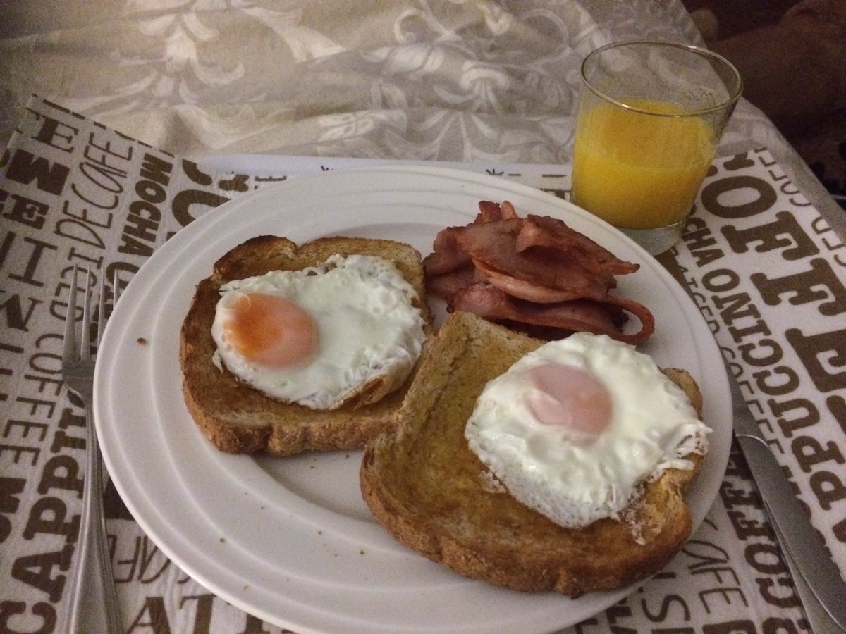 bindi_owen's tweet photo. Breakfast in bed #happymothersday https://t.co/27PVTHLMp2