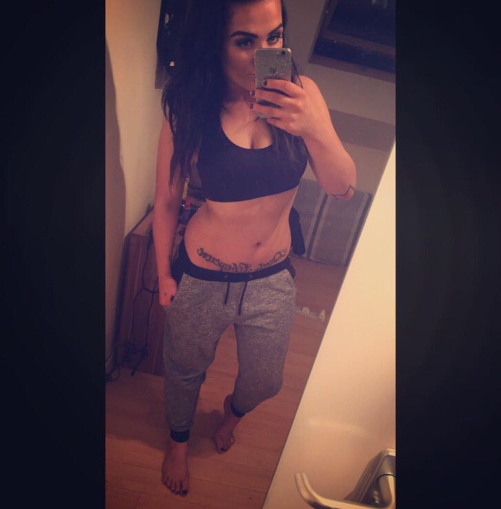 fayevocals's tweet photo. Bedtime for this one #Newcastle #weekend #sleepy #sorefeet #happy #lesbian https://t.co/JsywsLfh0X