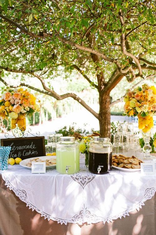 WeddingWire's tweet photo. How to host the best post-wedding #brunch EVER: https://t.co/gud1IPAHtu {Amazaé Special Events} https://t.co/DkHcLfLdJf