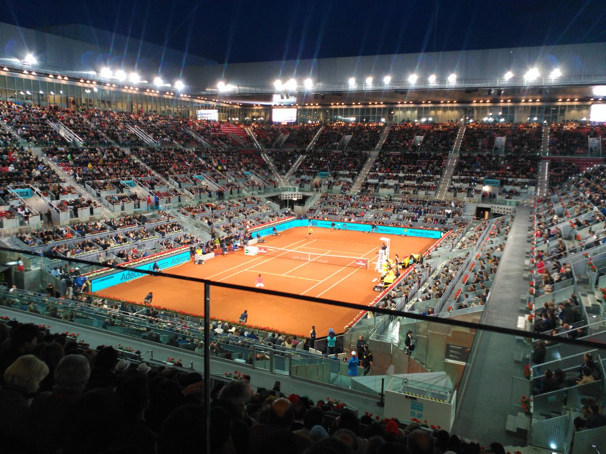 VegaToro82's tweet photo. Al final y sin querer acabamos en la caja mágica jajajajaj...@Javi_Rodcor y @villarroeltoro https://t.co/t4r1UdXiC8