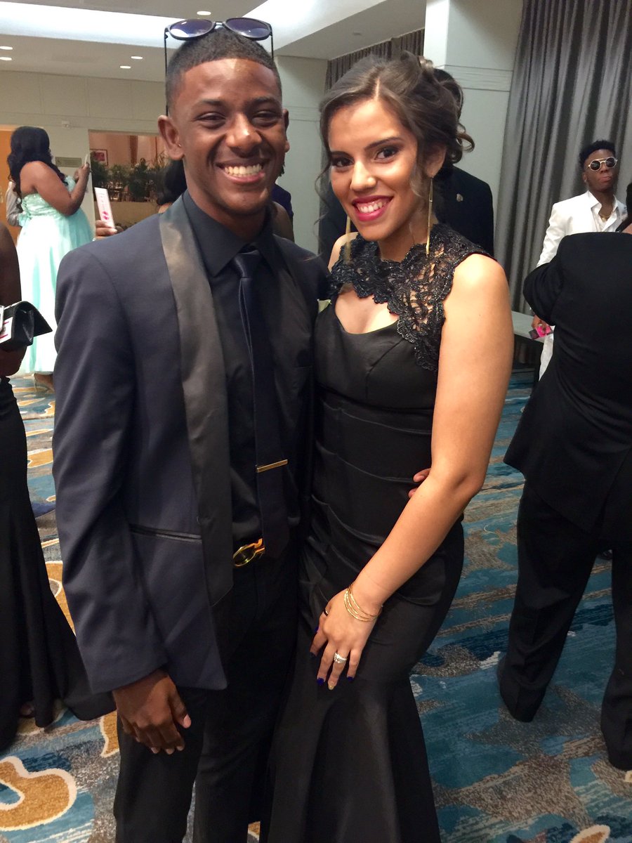 TurnerTechHS's tweet photo. Live from #prom! #turnertechprom #classof2016 #prom2k16 https://t.co/bV4CR8cnCf