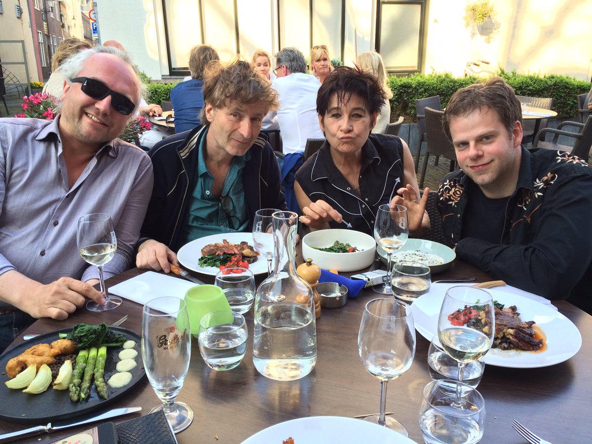 Wat een top plek. We zijn zo verwend. Heerlijk gegeten en fijn gespeeld dank <a href="/BouwkundeTheate/">Theater Bouwkunde</a>
