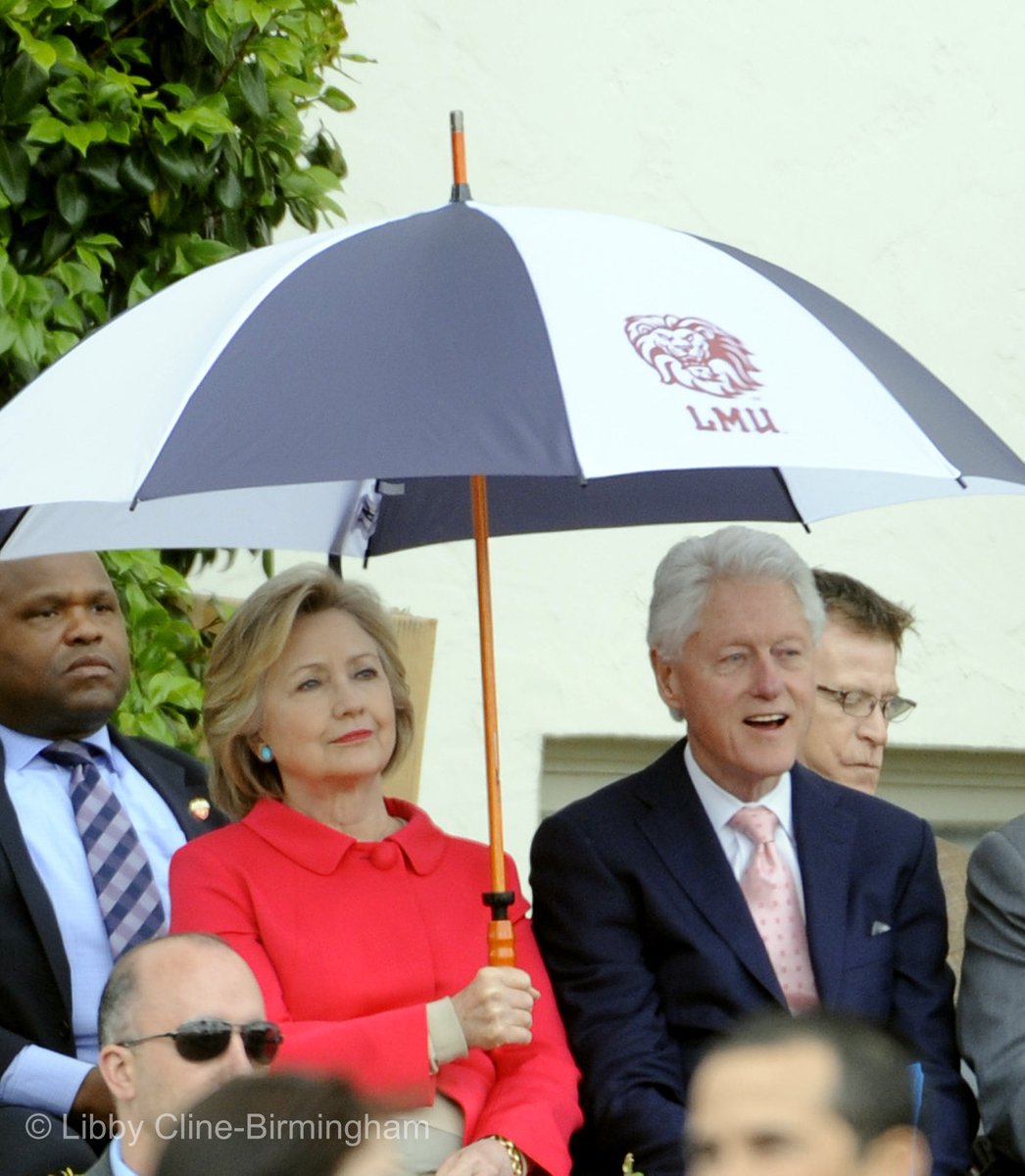 LCphoto13's tweet photo. Dem pres. candidate @HillaryClinton &amp; former President @billclinton giving a commencement speech #LMU2016 https://t.co/3D7mlJRHyK