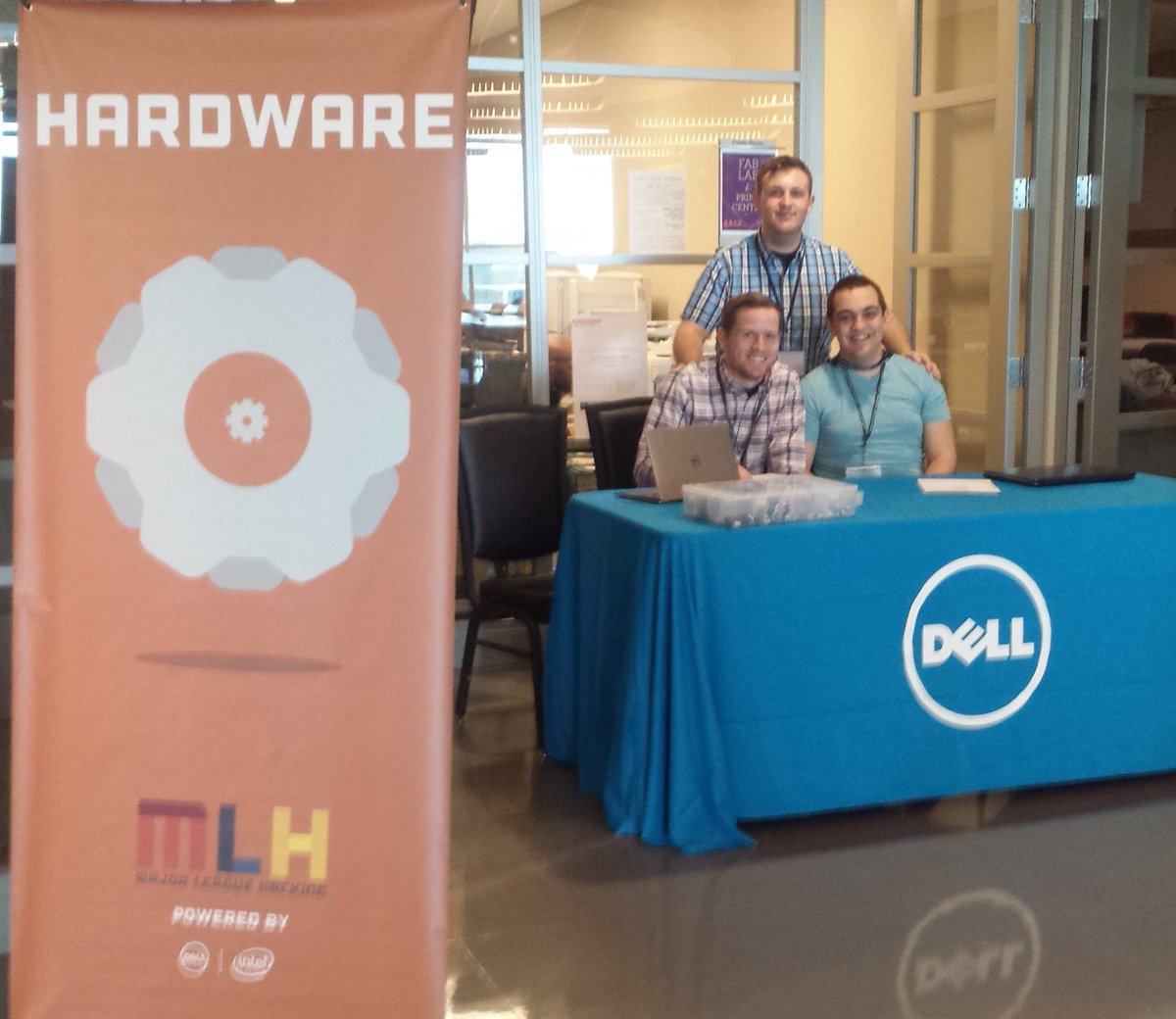 MLHacks's tweet photo. The awesome hardware lab at @HackKean! #hackkean @dell #hackathon @KeanUniversity https://t.co/nQP28DjWCi