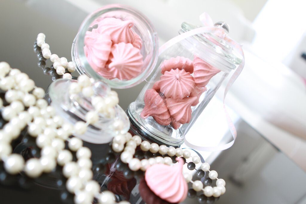 pastry_box's tweet image. "Kisses" for mum! 
Happy Mother's Day! 
#pastrybox #mothersday #mum #kisses #pink #brisbane #queensland #australia