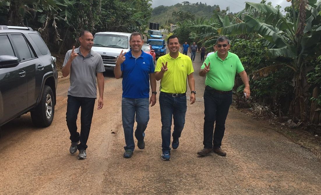 YQVH51's tweet photo. Caminata con el seguro alcalde de Orocovis Gardy Colon #YoDigoQueSi #Olmos2016 El 5 de Junio #Vota11xOlmos https://t.co/JFTj4pkLLD