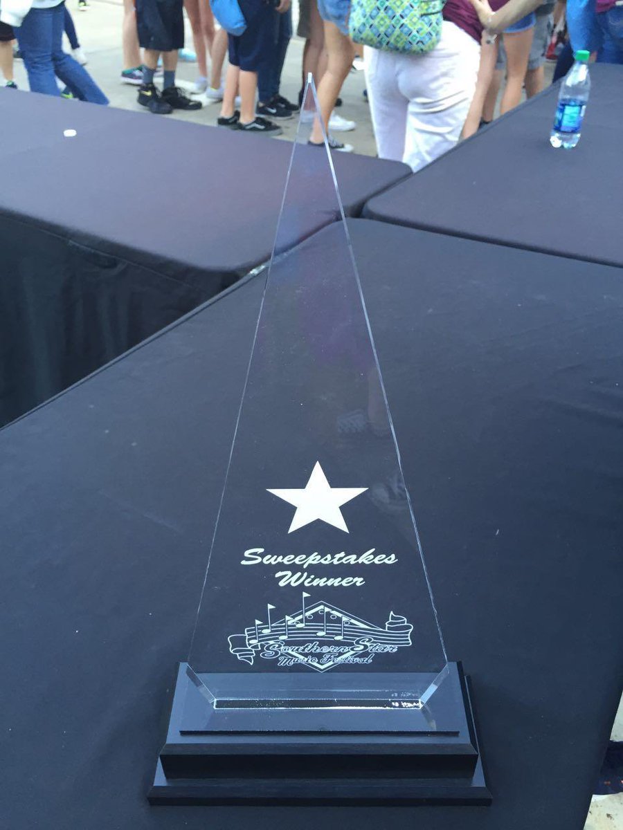 Lori Lahmann tweet media