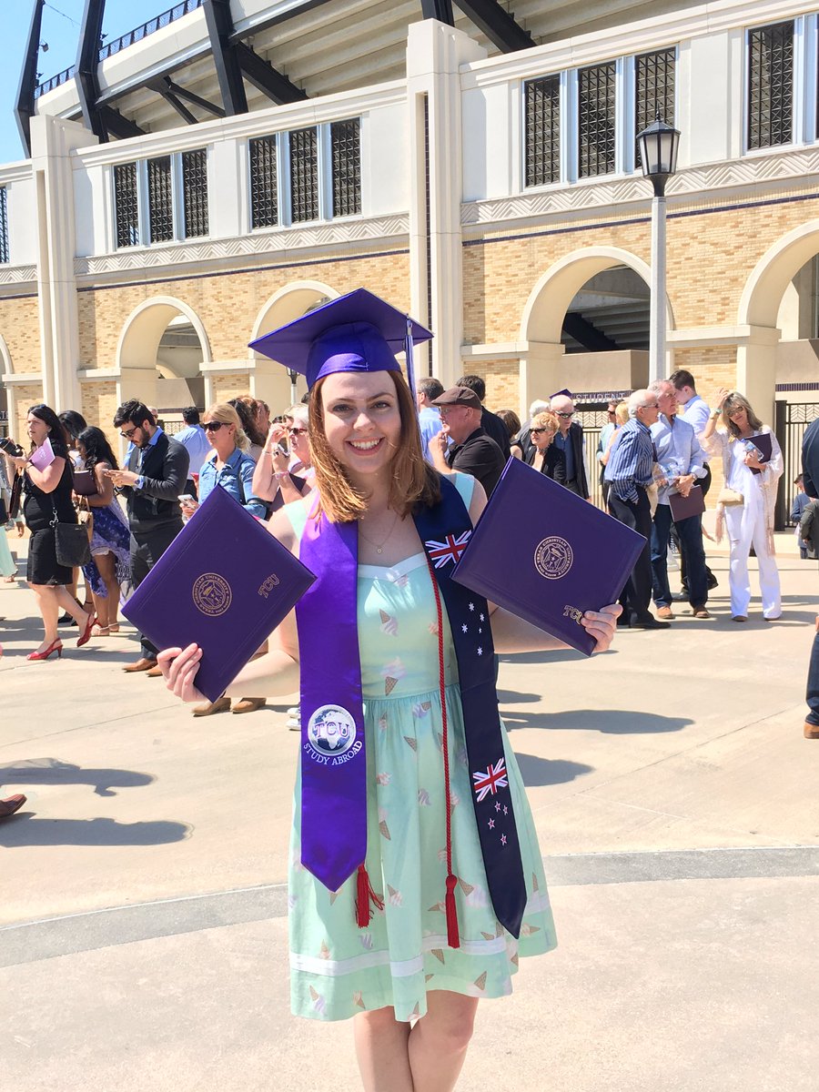 Chandlerbean's tweet photo. I gradauted univeristy #goforgs https://t.co/xJu5NBSELZ
