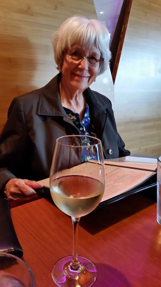 MikeBiddle's tweet photo. Mothers Day eve dinner @VanessasBistro2 #VANESSASBISTRO2 https://t.co/kyRGwMpAc9