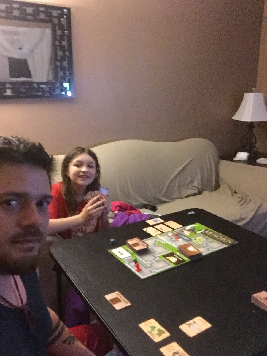brokenbug's tweet image. Saturday night board games. #PlayMunchkin