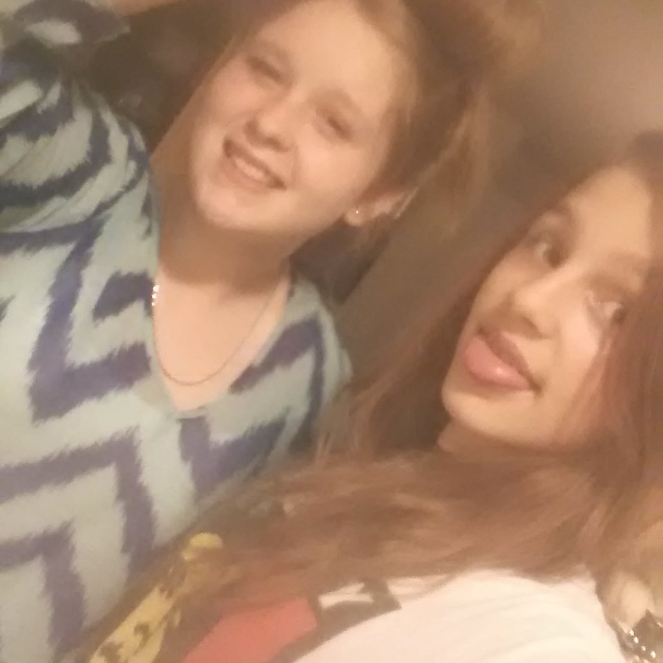 mackenzierose5's tweet photo. Hanging with my bestie #bestiefortherestie #sister #bae #sleepover #fun #chill https://t.co/dKfn05BuGV