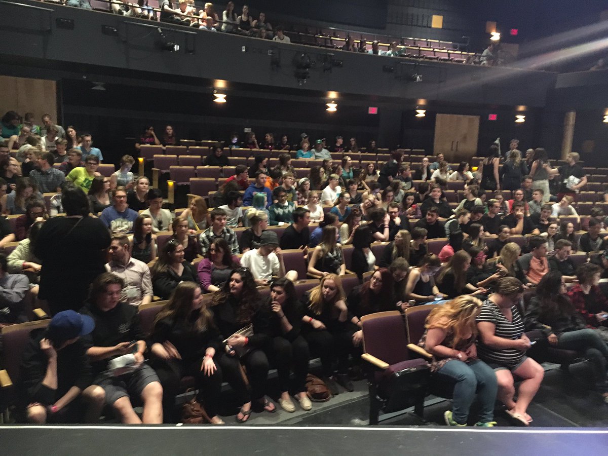 Lynnmoss82's tweet photo. Ready to rock! End of provincial festival. @DramaSask #provincialfestival https://t.co/xRPpdXlwoL