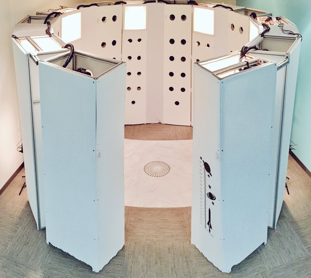 3DFigureWorks's tweet photo. Studio and Mobile Scan Systems from @solidiphy #3dscanning https://t.co/5fdjMKNwap
