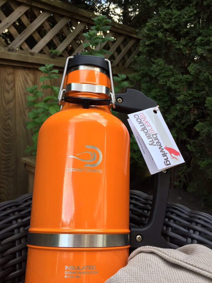 Oktoblerfest's tweet photo. Perfect beer for a patio night@ravensbrewing #farmersale #drinklocal #BCcraftbeer https://t.co/ISeYJp3Ne5