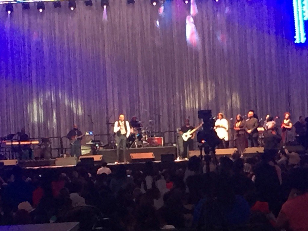 My Mother's Day present? A trip to #mcdgospelfest 2 see #DonnieMcClurkin <a href="/HezekiahWalker/">Hezekiah Walker</a> Thank u <a href="/TheKennyGreen/">Kenny Green</a> 😘