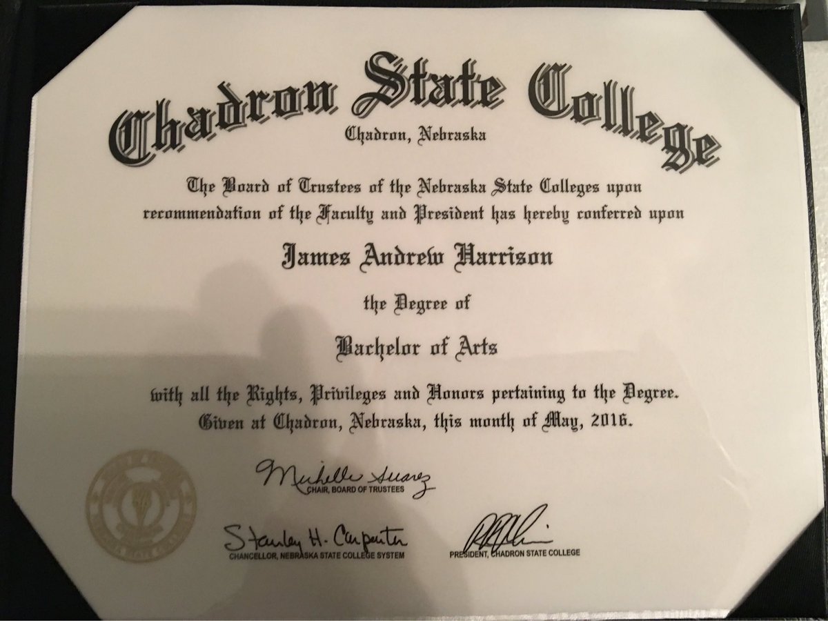 JimmyHarHar's tweet photo. Finally done!  #Graduated https://t.co/mhqW4kAoZF