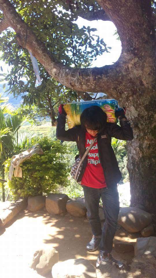 AmbyPerry's tweet photo. Proud igorot man who was didcovered by maam edwina and cheenee,tirns model https://t.co/BqReQ7BuYS