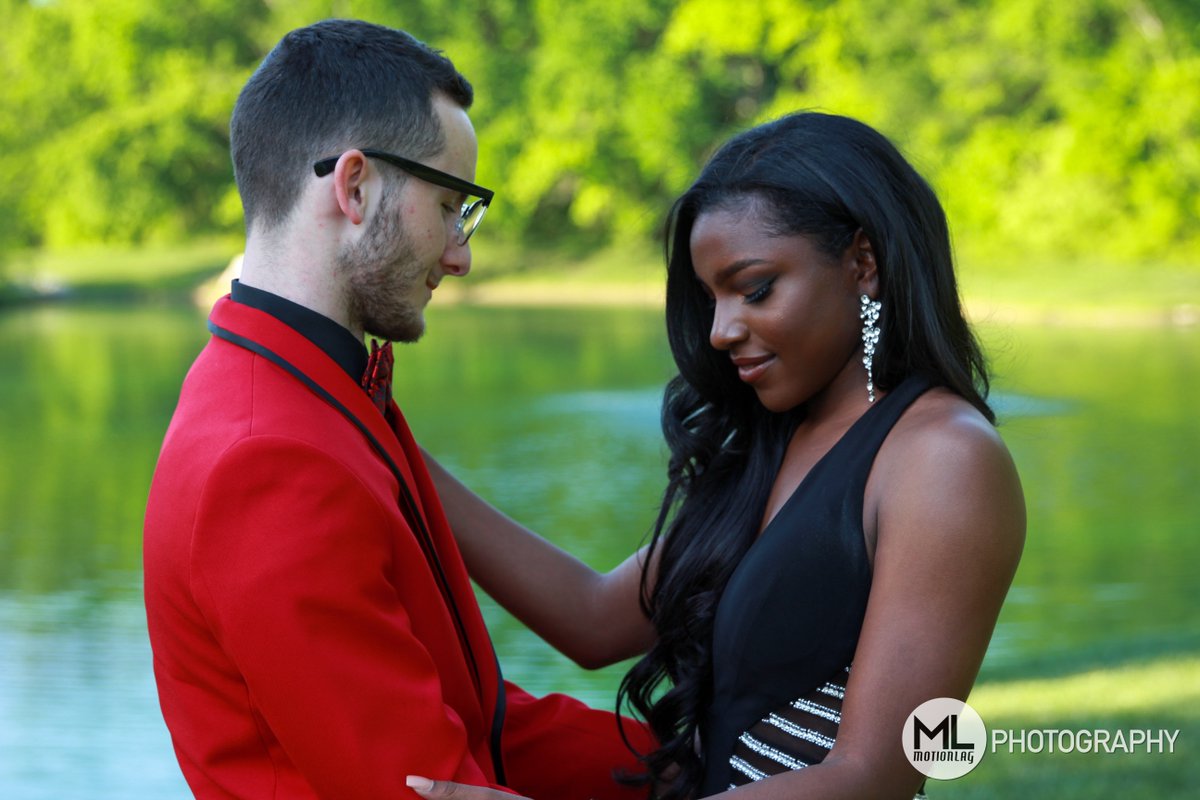 MotionLag's tweet photo. Only a few of our favorite dates from LHS's Prom this year! https://t.co/fuXdS2FCPs